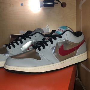 Air Jordan 1 Low “City Of Chicago” 641888 005 SZ11